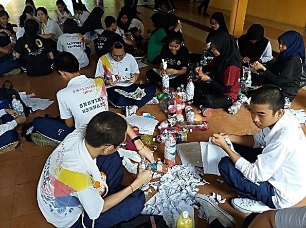 Students of SM St. Patrick, Tawau, Malaysia, the first prize winner of the 2020 SEAMEO-Japan ESD Award