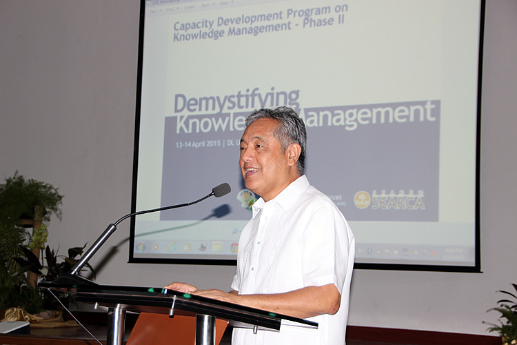 Dr. Gil C. Saguiguit, Jr., SEARCA Director, welcomes the participants of the back-to-back training titled [i]&ldquo;Demystifying Knowledge Management (KM)&rdquo;[/i] and [i]&ldquo;Knowledge Sharing for your Work: Techniques and Tools for Project KM.&rdquo;[/i][br](Photo courtesy of DA-BAR) 