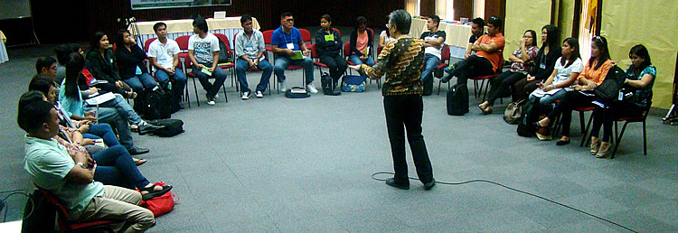 Dr. Daylinda B. Cabanilla during the levelling off and discussing the approach and methodology of the DA AMIA Training of DA Trainers training-workshop