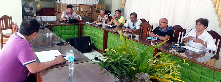FGD participants at Eastern Samar State University included Darwin Calvo, Zenaida P. Rapada, Benjamin C. Catimon, Dr. Rogelio Robedizo, Prof. Jovino L. Padullo and Prof. Natividad C. Berongoy. SEARCA Project Team was represented by Dr. Jose Nestor Garcia, Training Needs Assessment and Capacity Building Specialist.
