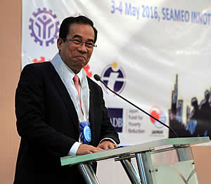 Atty. Teodoro C. Pascua, TESDA Deputy Director General for TESD Operations, delivers his welcome remarks during the workshop&rsquo;s opening ceremony.