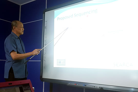 Dr. Serafin Talisayon, KM Policy Planning Specialist and Team Leader, during the Programming Exercise held on 7 January 2016 at PCC National Headquarters, Mu&ntilde;oz, Nueva Ecija.