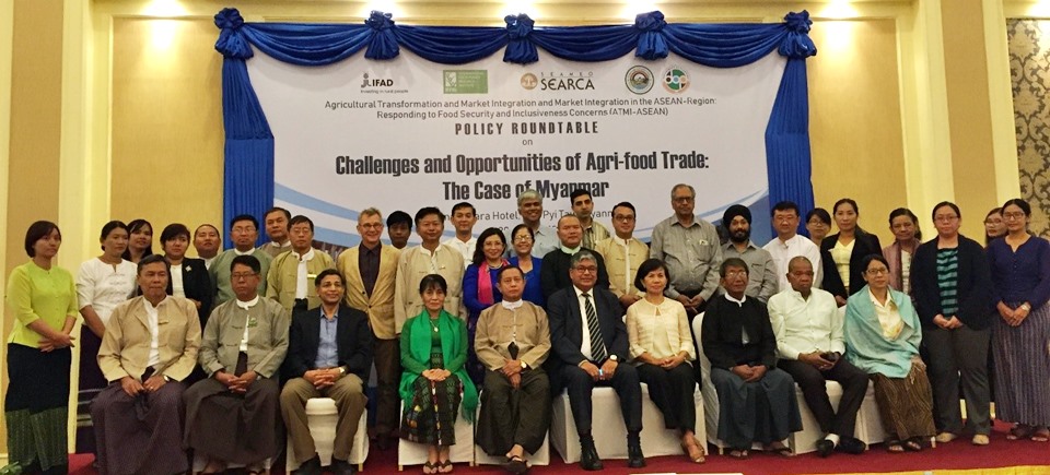 MOALI Permanent Secretary Dr. Tin Htut (seated, center) with the Myanmar Technical Working Group, representatives from the public and private sectors, academe, research institutions, farmers&rsquo; organization, IFPRI and SEARCA