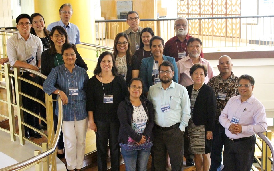 The delegates of the Workshop on the Development of a Regional Knowledge Management Strategy for Strengthened Agricultural Advisory Services in the Asia-Pacific Region held on 16 &ndash; 17 April 2018 at Dusit Thani Hotel, Manila, Philippines.