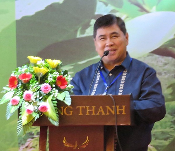 Dr. Wilfredo M. Carandang, University of the Philippines Los Ba&ntilde;os Professor, presenting in the plenary session on Agroforestry for resilience and disaster risk management.