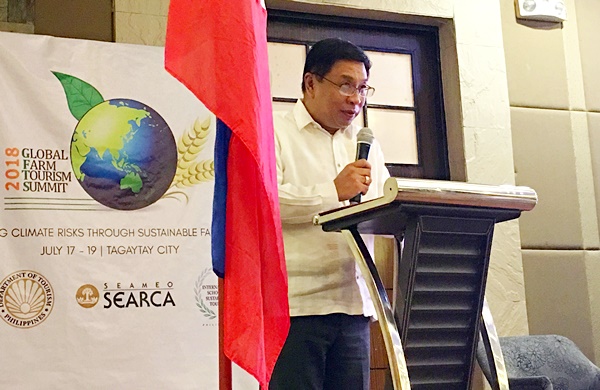 Dr. Fernando C. Sanchez, Jr., University of the Philippines Los Ba&ntilde;os (UPLB) Chancellor and Chair of the SEARCA Governing Board, welcomes the participants to the summit on behalf of SEARCA.